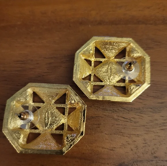 Vintage Avon Octagonal Gold Metal Enamel Statement Earrings 1990s - Picture 5 of 6